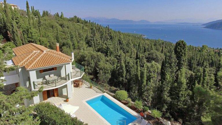 Guide to Fiscardo, Kefalonia: Where to Stay & What to See, Do and Eat | Freelance Villas 7 50702302048 7aacd222b0 k